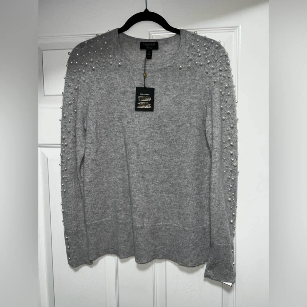 Cashmere grey sweater